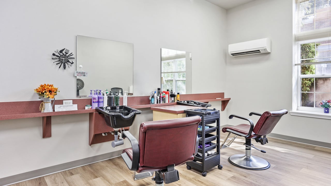 The beauty salon at Scholl Canyon Estates
