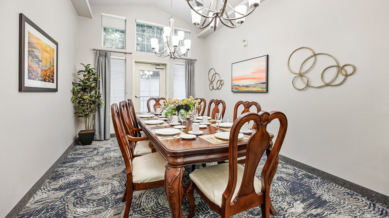 The dining room at Scholl Canyon Estates set for mealtime